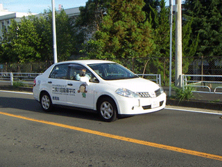 教習車 市街地走行